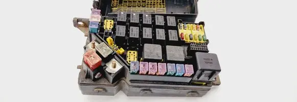 KIA Carnival Fuse module 35256MK1