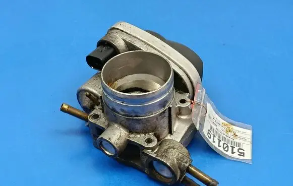 Volkswagen PASSAT B5.5 Throttle body valve 06B133062L