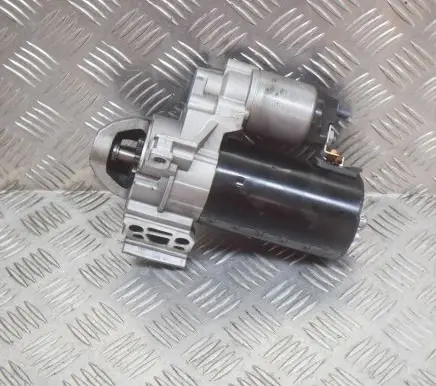 BMW 5 G30 G31 Starter motor 8589891 0001148515