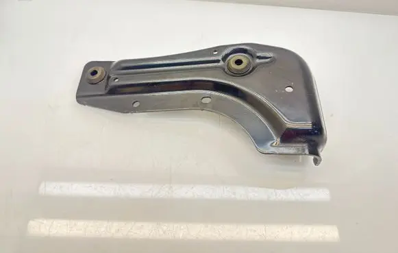 BMW 3 G20 G21 Radiator mount bracket 17023810 1399290601 7422299