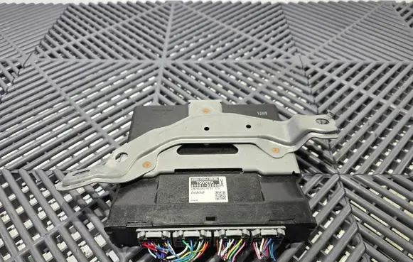 Toyota Auris E180 Other control units/modules 8998102060