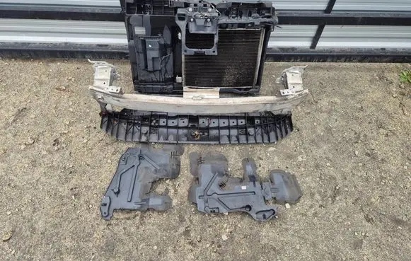 Peugeot 2008 I Radiator support slam panel 9677952180