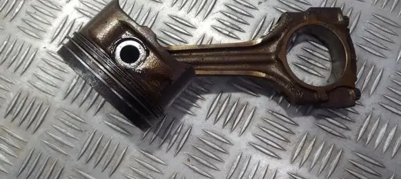 Mercedes-Benz E W124 Piston with connecting rod