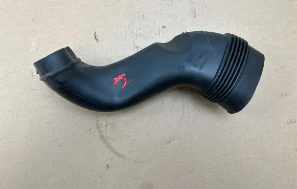 BMW X3 E83 Air intake duct part 76526164 3402852