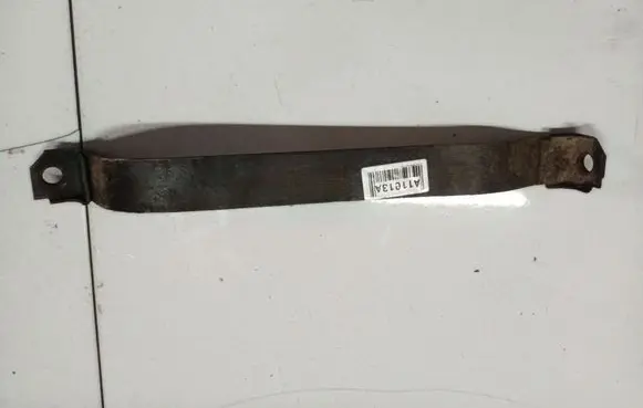 Nissan Pathfinder R51 Fuel tank mounting bracket 