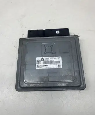 Volkswagen Golf VI Engine control unit/module 03F906070GA