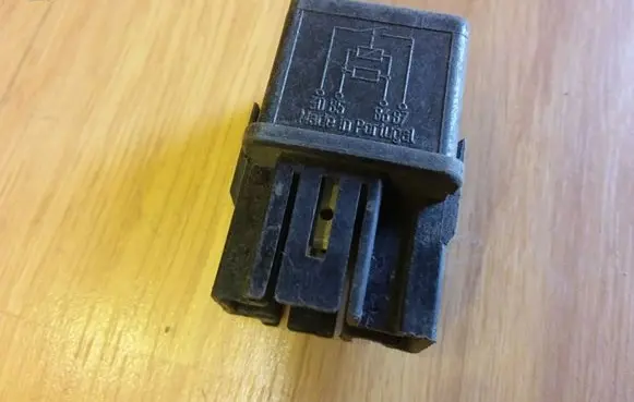 Mitsubishi Carisma Other relay 367 MB953381