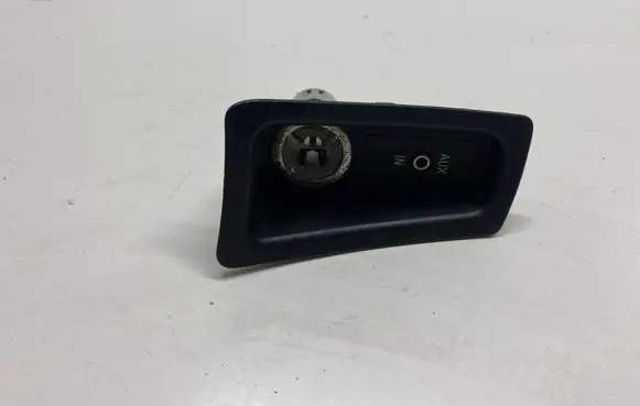 BMW 1 E81 E87 AUX in-socket connector 6930561