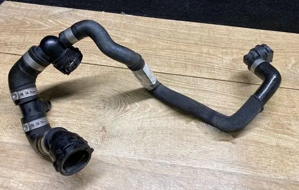 Mercedes-Benz S W222 Engine coolant pipe/hose A2225006400