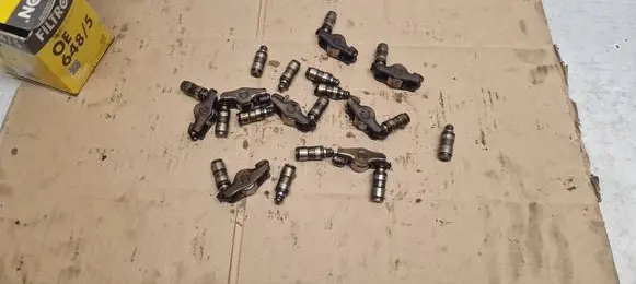 Volkswagen Golf V Valve rocker arm 