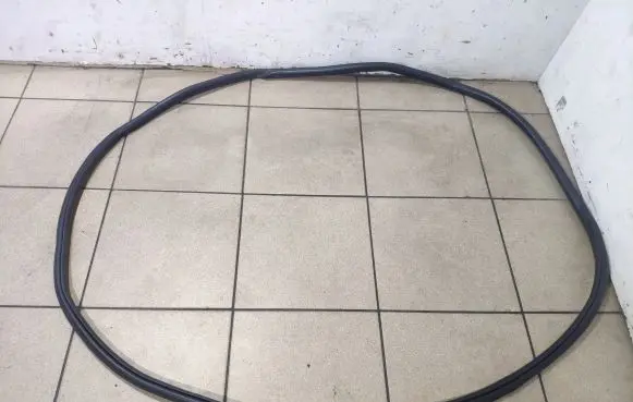 Front door rubber seal