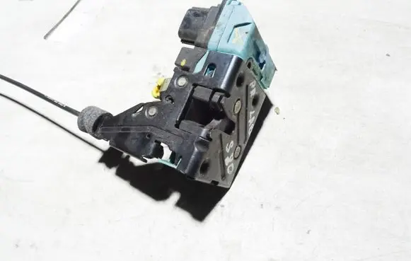 Volvo S80 Front door lock