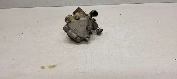 Volkswagen Caddy Power steering pump 2K0422154A