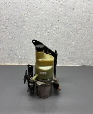 Volvo C30 Power steering pump 3M513K738AC C6S4B