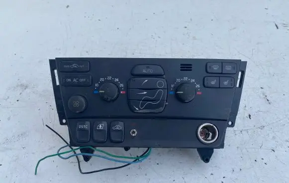 Volvo V70 Climate control unit 30746022