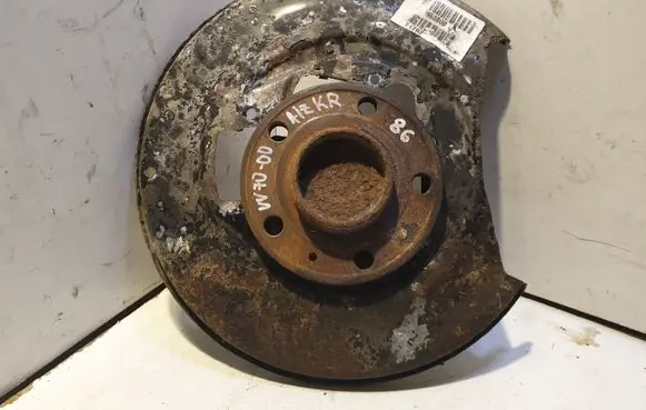 Volvo V70 Rear wheel hub P39960800
