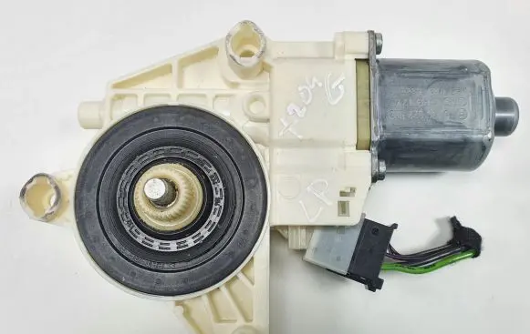 Mercedes-Benz GLK (X204) Front window lifting mechanism without motor A2048200142