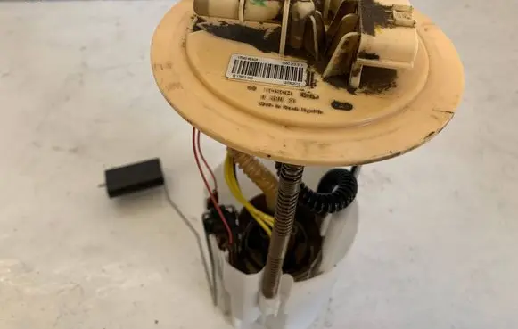 Nissan Qashqai In-tank fuel pump 170404EA0A 1L66070890