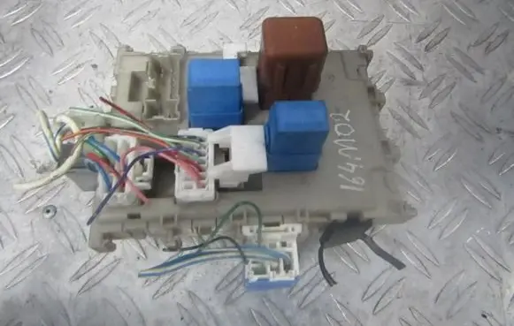 Nissan Almera N16 Fuse box set 243505m300 0124001