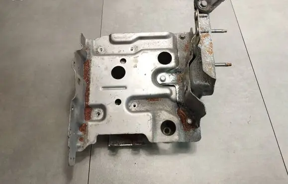 Battery box tray