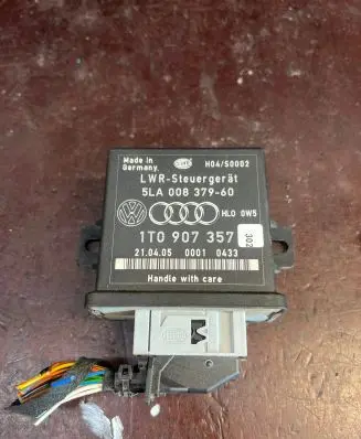 Volkswagen Touran I Light module LCM 1T0907357 00010433 5LA00837960