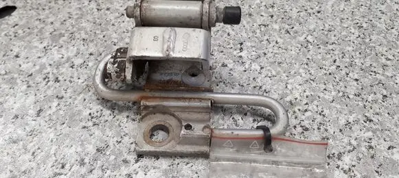 Audi A3 S3 8P Front door hinge set 8E0831412