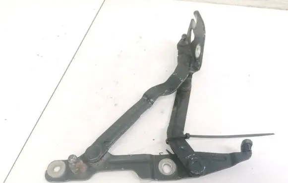 Audi A4 S4 B5 8D Tailgate/trunk/boot hinge 8D5827301C