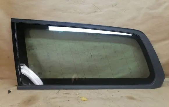 Volvo V70 Rear side window 30674855 A029648 30674857