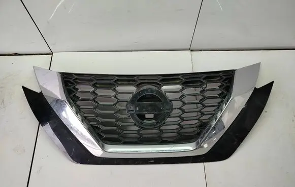 Nissan Juke II F16 Front bumper upper radiator grill 62310-6pa0A