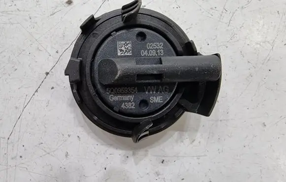 Audi A3 S3 8V Airbag deployment crash/impact sensor 5Q0959354 4382
