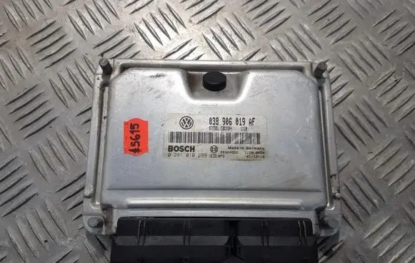 Skoda Fabia Mk1 (6Y) Engine control unit/module 038906019AF 028101028928SA4562