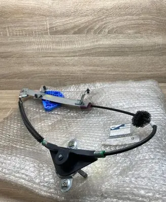 Ford Mondeo MK II Rear door manual window regulator 1057780 93BBF27000AN