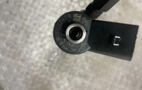 Mercedes-Benz B W245 Fuel injector