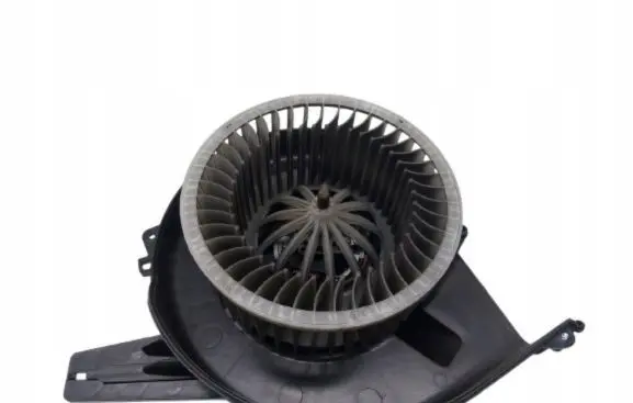 Skoda Fabia Mk2 (5J) Front door blower motor 6Q1819015J