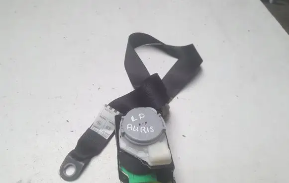 Toyota Auris 150 Seat belt trim 