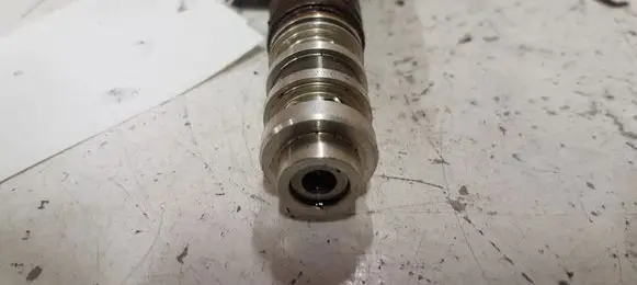 BMW 3 E90 E91 Camshaft vanos timing valve 7584125 13151279 1136