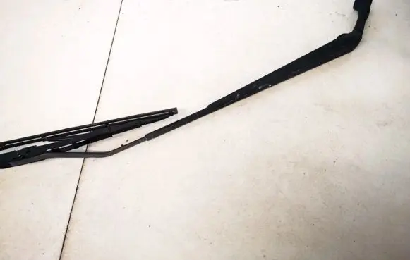Toyota Yaris Verso Front wiper blade arm 