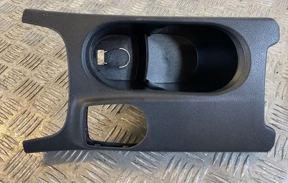 Mercedes-Benz B W246 W242 Cup holder front A2466800810 9H68 1229406