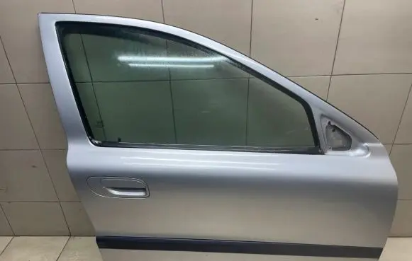 Volvo S60 Front door