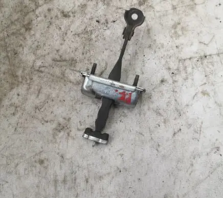 Ford Fusion II Front door check strap stopper