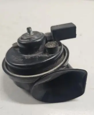 Audi A4 S4 B6 8E 8H Horn signal 8E0951223