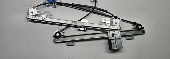 Ford Fiesta Front door electric window regulator 1583670 492591191