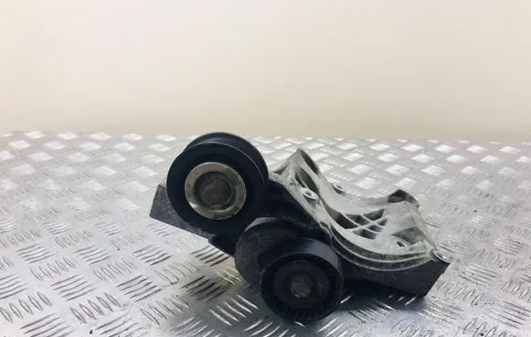 Opel Insignia A Engine mounting bracket 532274354