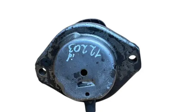 BMW 5 E60 E61 Engine mount bracket 6770642 15934612