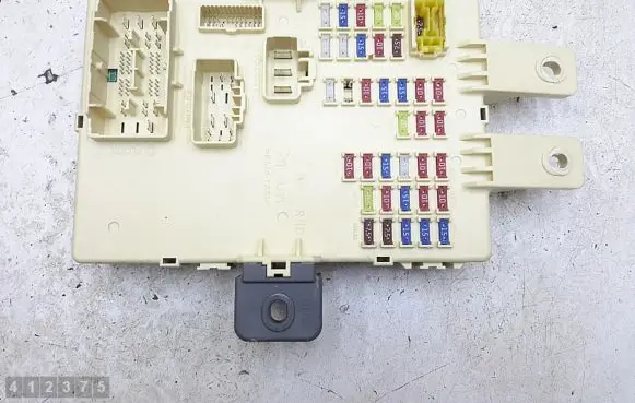 KIA Sportage Fuse module 919503w040