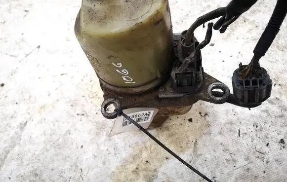 Volvo V50 Power steering pump 4n513k514 4n51-3k514