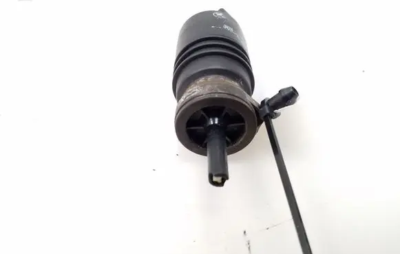BMW X5 E53 Windscreen/windshield washer pump 8362154