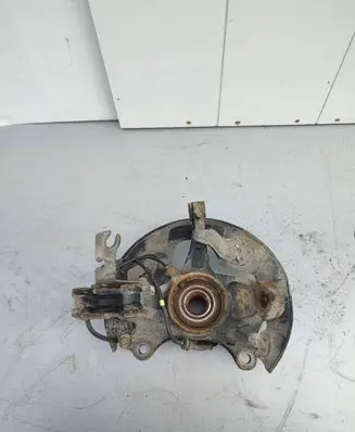 Peugeot 308 Front wheel hub spindle knuckle 9806779480