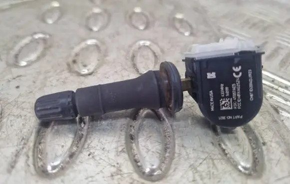 Ford Focus Tire pressure sensor 45557AE5 433MHZ 2014DJ1923
