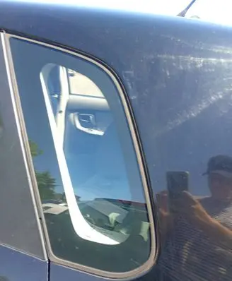 KIA Cerato Rear vent window glass